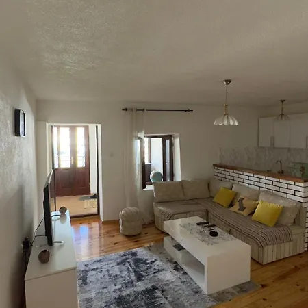 Dino Apartman *